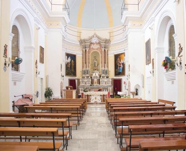 Interno a navata unica della chiesa di San Giuseppe