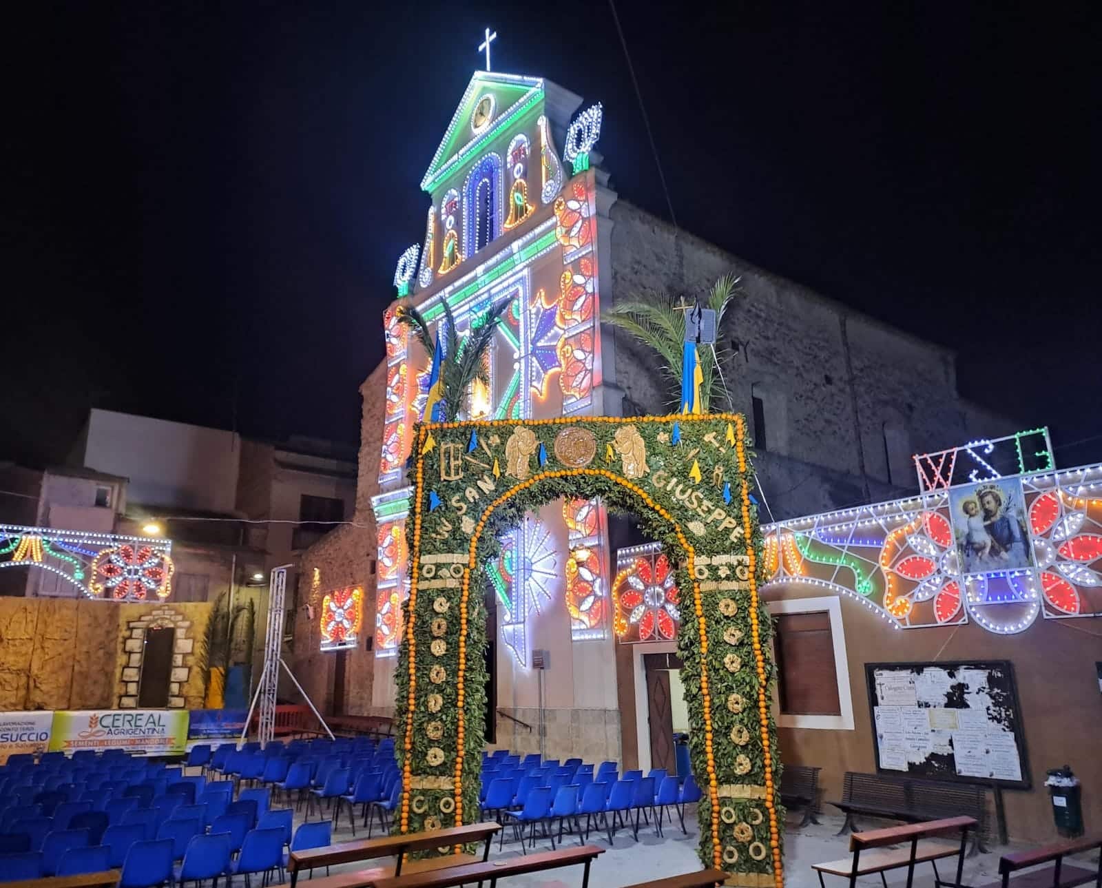 La chiesa di San Giuseppe illuminata durante la festa